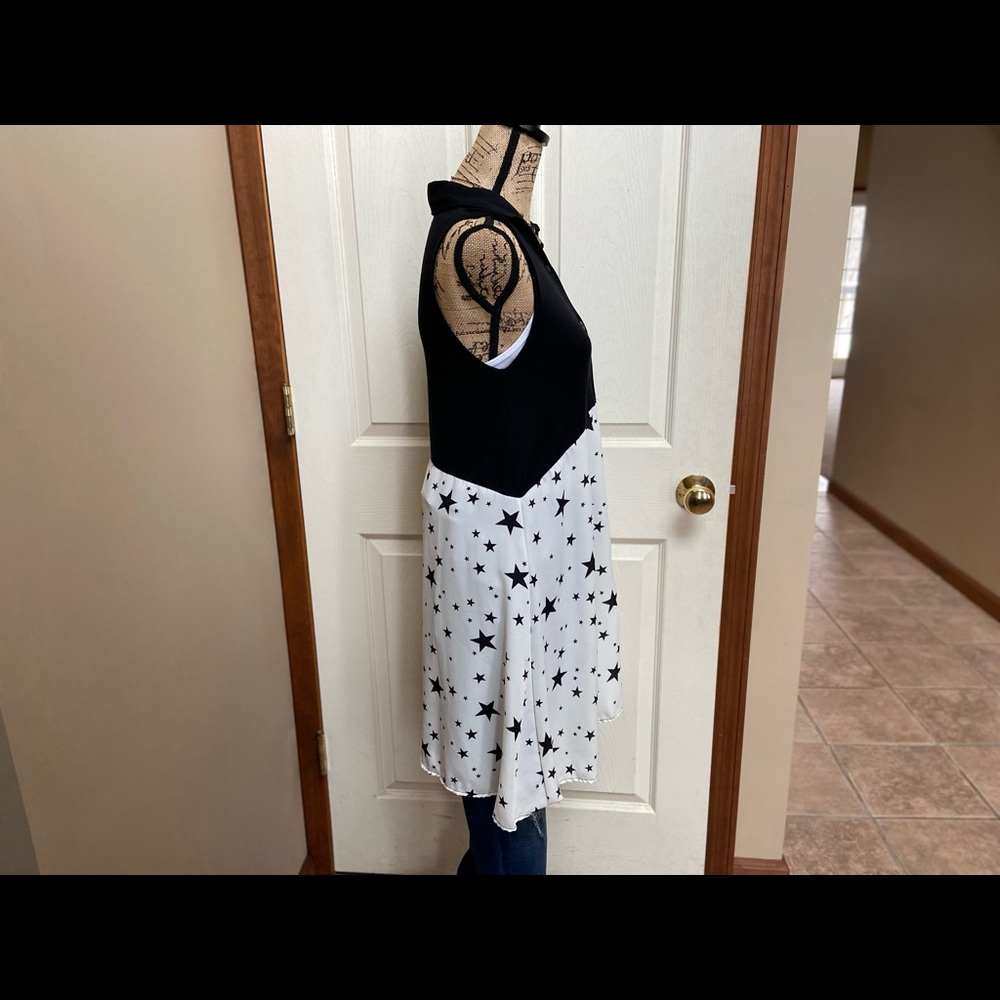 Blumin Black/White Star Patterned Button Down Sle… - image 3